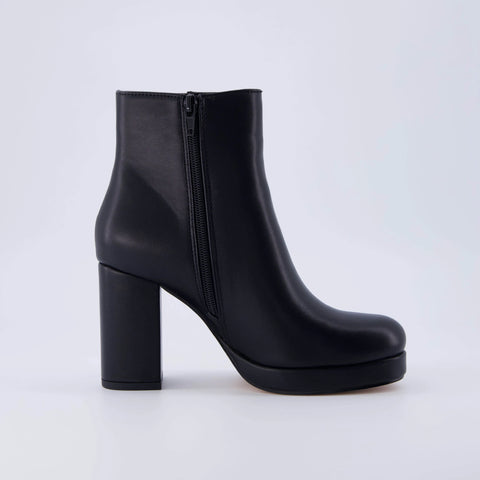Dish Heeled Boot